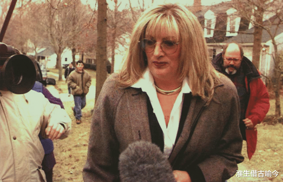 |琳达：出卖闺蜜，揭开莱温斯基和克林顿的拉链门丑闻，结局如何呢