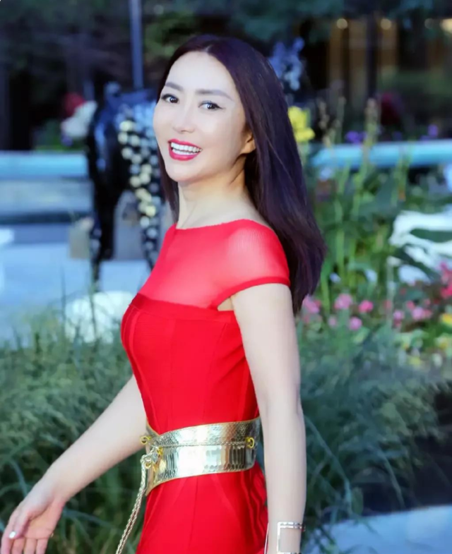 |《小螺号》程琳,55仍未婚，和养女相依为命，自责没能给孩子父爱