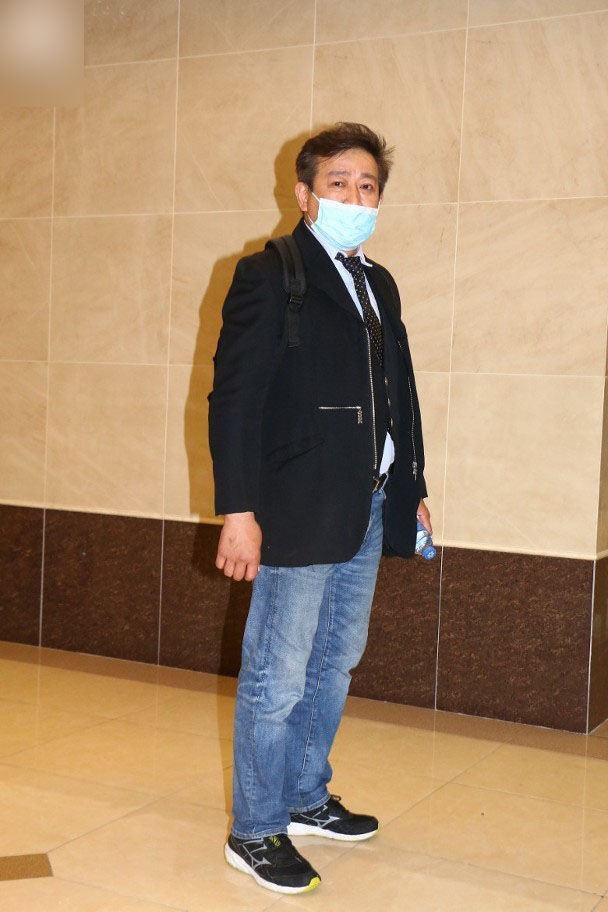 祝文君|演员祝文君去世,女儿披麻戴孝操办葬礼,手捧遗照送亡母遗体火化