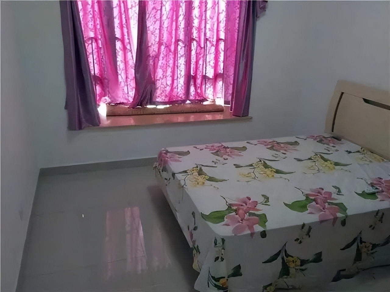 朋友的新房通风不到半个月就入住,原来是刷了这种白灰墙