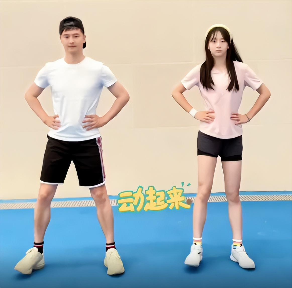 田亮|田亮和14岁女儿，比可爱，森碟和爸爸，越长越像，穿露腰装漂亮时尚