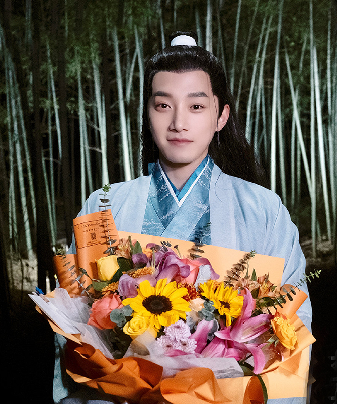 灿烂的季节|阚清子新剧《抱住锦鲤相公》将袭,挑战双面人设,搭档90后偶像小生