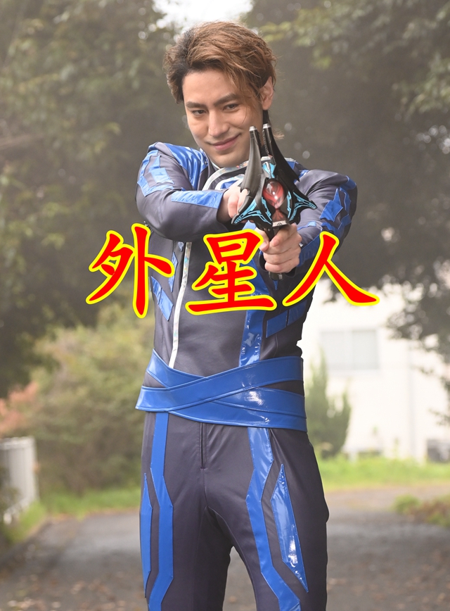 |德凯情报:朝影是宇宙人,蕾莉亚是其恋人,由初代女主的侄女饰演