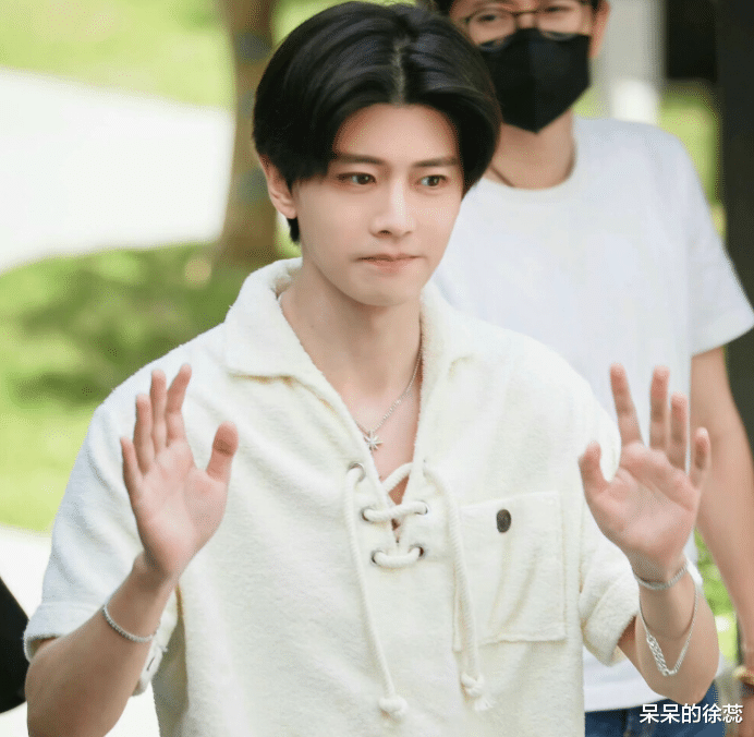 嗨放派|越是嘴硬,效果越好,任嘉伦的出现,让《嗨放派》成口碑黑马!