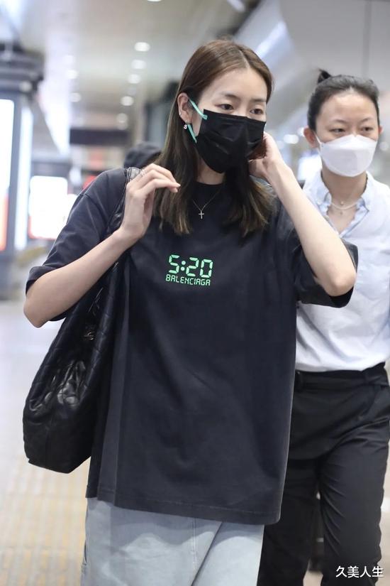 可儿与希尔顿“大小姐”同框,表姐这是跟谁表白呢?