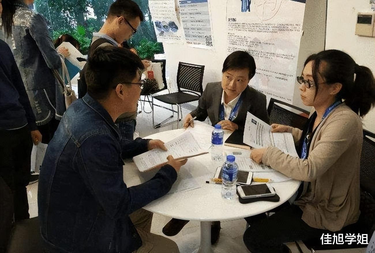 hr|HR小心试探“你平常熬夜不?”,OO后大方回怼,结局大快人心!