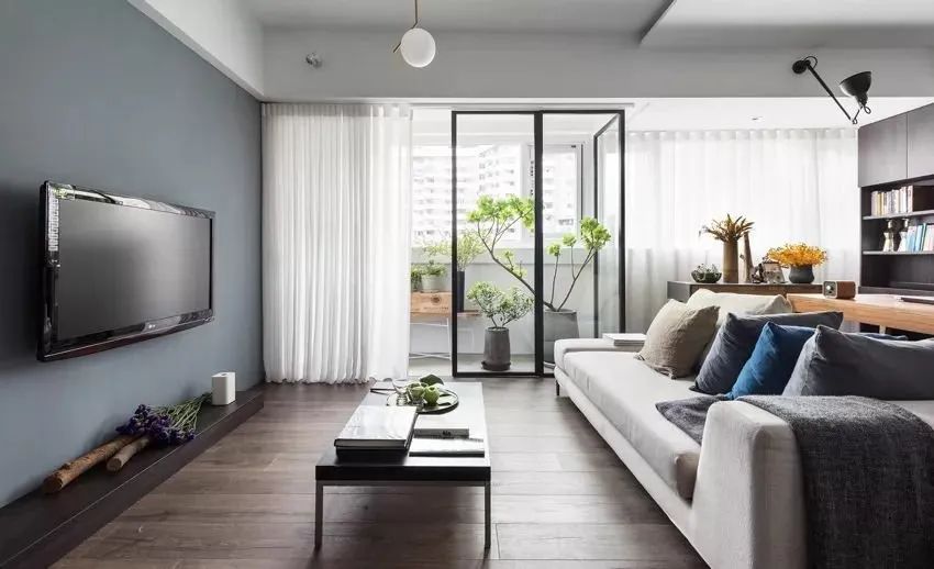 83㎡现代简约,全屋缤纷花艺设计,阳台成了小花园