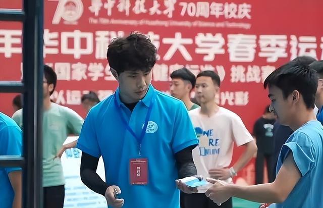 山东泰山|记者爆出猛料！前鲁能队长跟普通大学新生没区别，球迷纷纷点赞