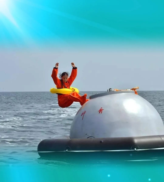 毛晓彤|王亚平罕见生活训练照曝光，老公是帅哥，母女是航天城里女明星