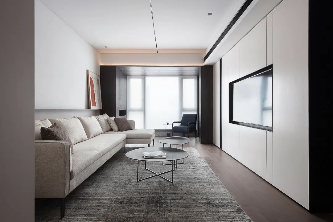 150㎡现代极简,净白的墙面,加入木质感,满屋自然轻松的体验