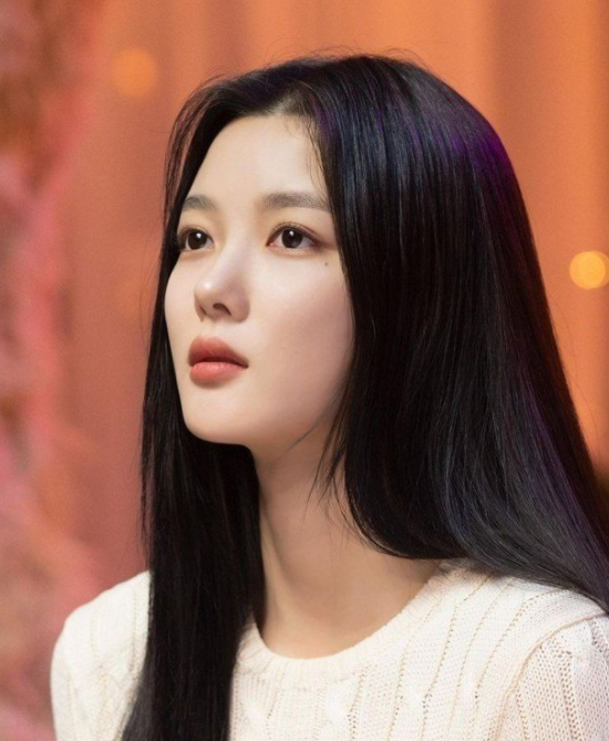 金智秀|韩国票选最美女演员，金智秀力压孙艺珍宋慧乔夺冠，你喜欢谁