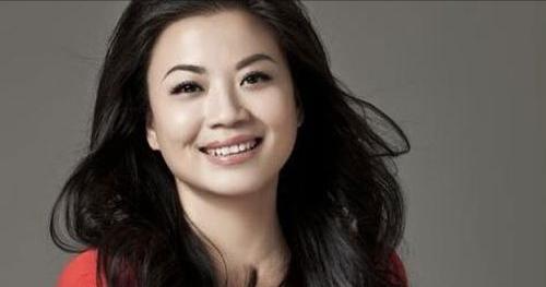 张也|张也:和张行恋爱8年未果,与大8岁吕继宏相伴多年,54岁仍未婚