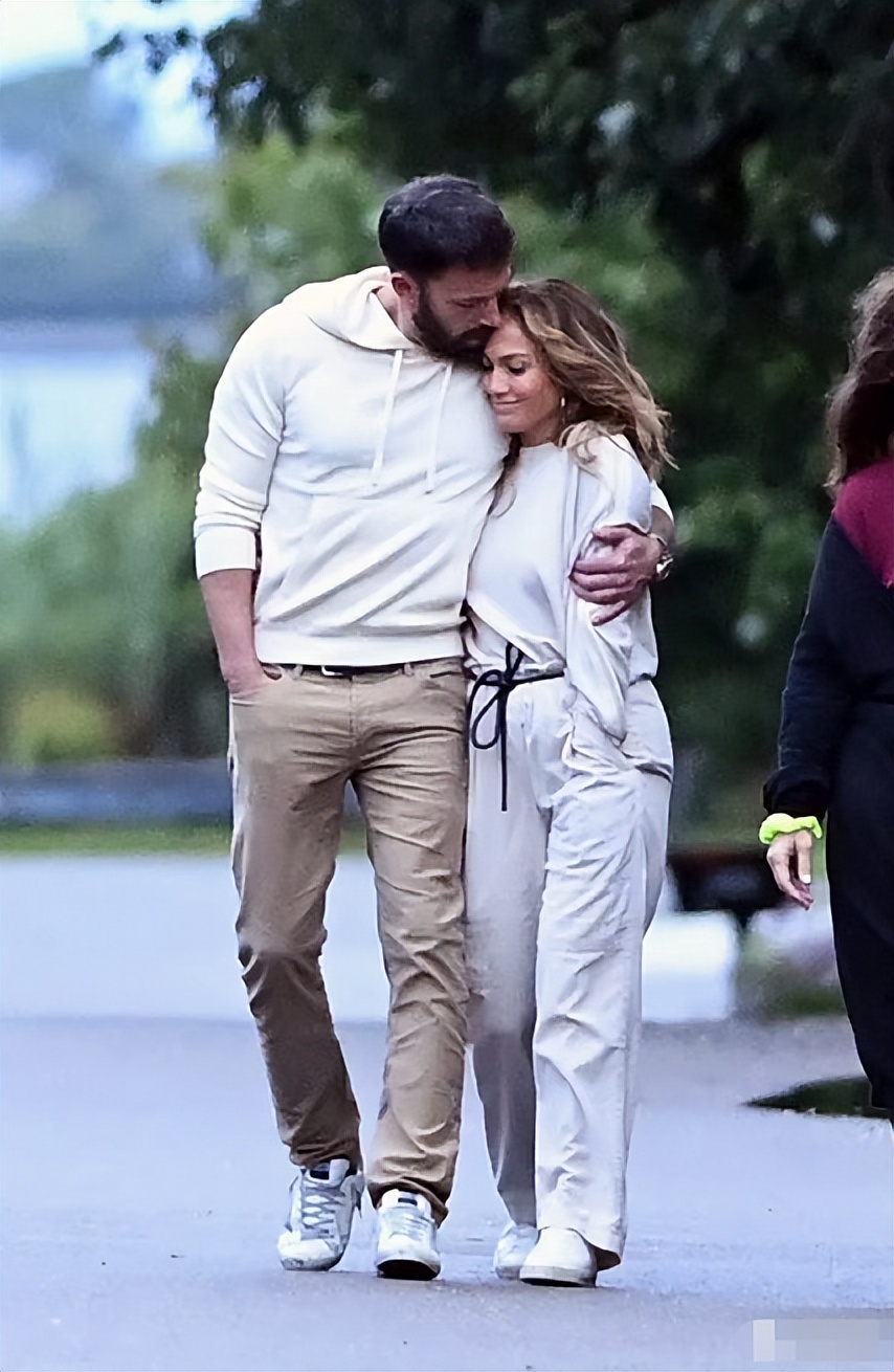 詹妮弗|世纪复合！分手20年，他们双双离婚，官宣领证