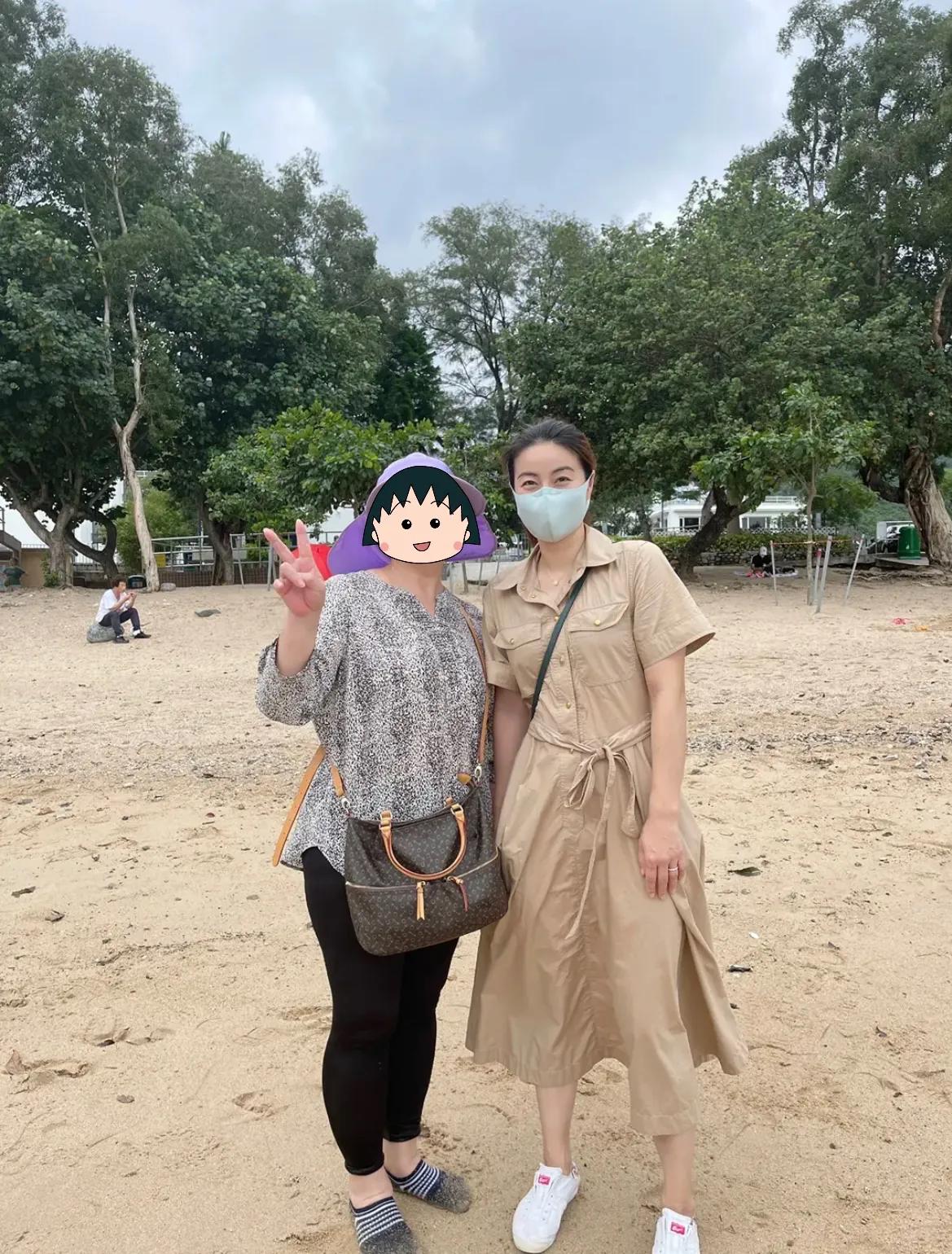 郭晶晶|偶遇郭晶晶带娃沙滩玩耍,被赞低调亲民无架子,俩女儿徒手玩沙接地气