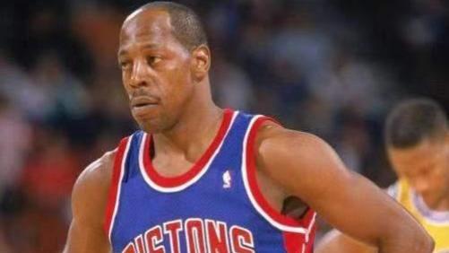 马努·吉诺比利|板凳走出的王者！盘点NBA替补席上的十大巨星：吉诺比利仅第三！