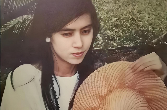 许纯美|豪门女疯子许纯美:不懂自尊自爱的人,怎能得到幸福