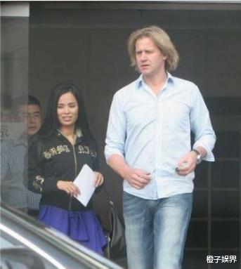 韦唯|韦唯：嫁国外后，险被丈夫暗杀，死里逃生回国，与3子相依为命