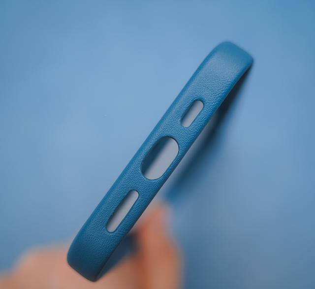 小米科技|苹果手机壳还是隔代香，扎克iPhone12 MagSafe 认证素皮手机壳体验