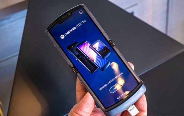 GPU|摩托罗拉Razr 3研发中，竖向折叠屏手机市场开始热闹起来？