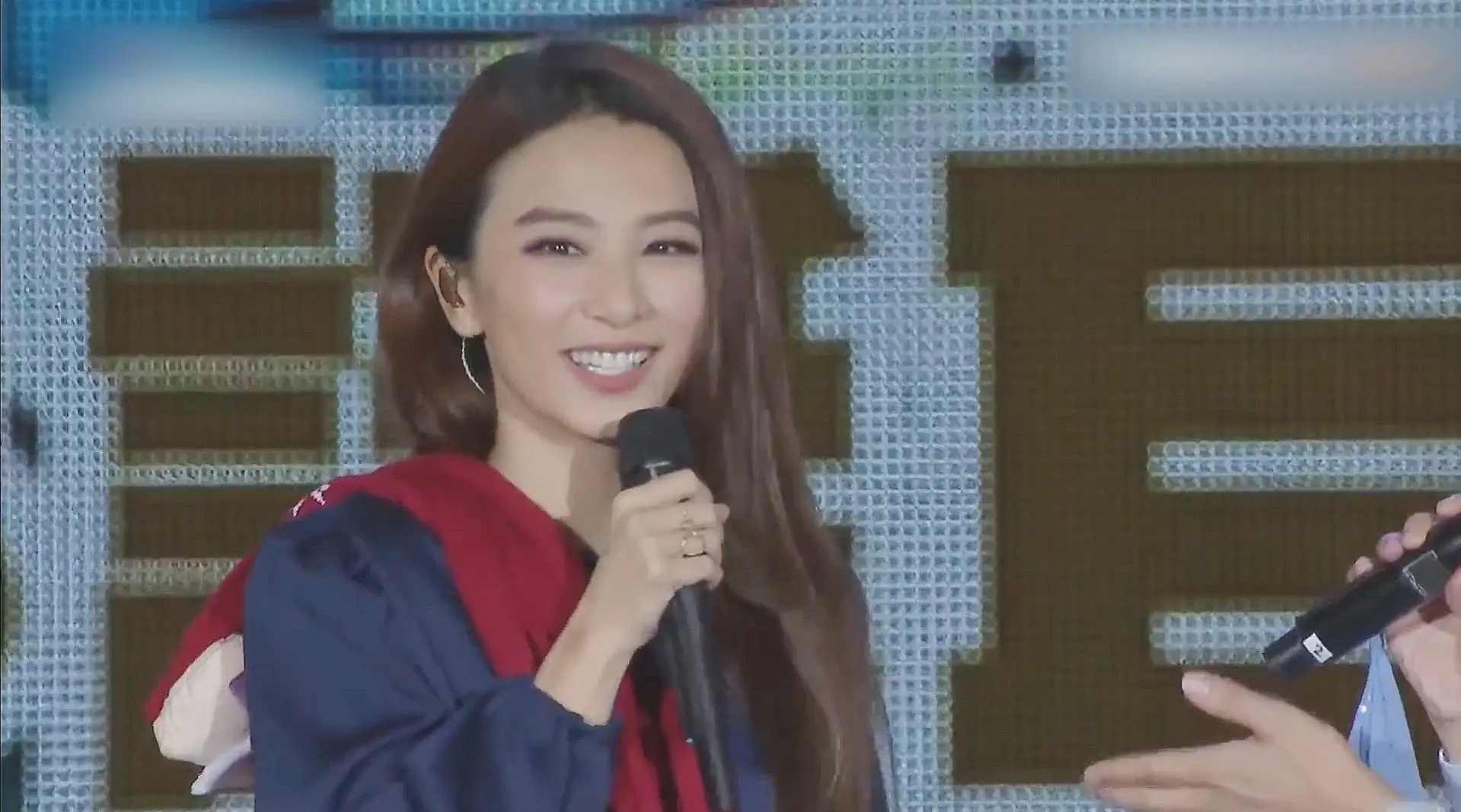 大小s|群星转发“世上只有一个中国” 田馥甄炎亚纶的言论值得怀疑立场