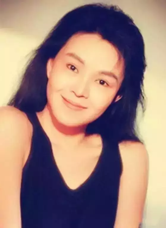 杨惠姗|她是林青霞的对手，两届金马影后，败光了亿万资产，却玩起了玻璃