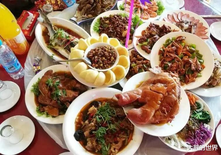 参加酒席时不要干坐着,掌握3句“万能话”,从此酒席“横着走”