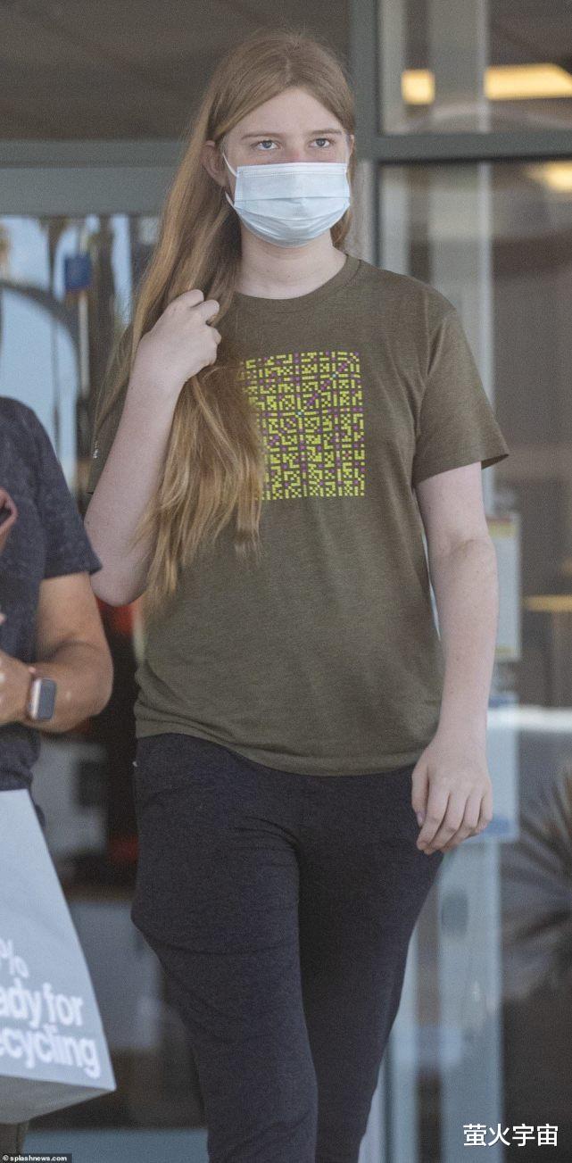 伊隆·马斯克|埃隆·马斯克18岁“女儿”罕见露面,身姿微微挺拔,脸庞太像生父