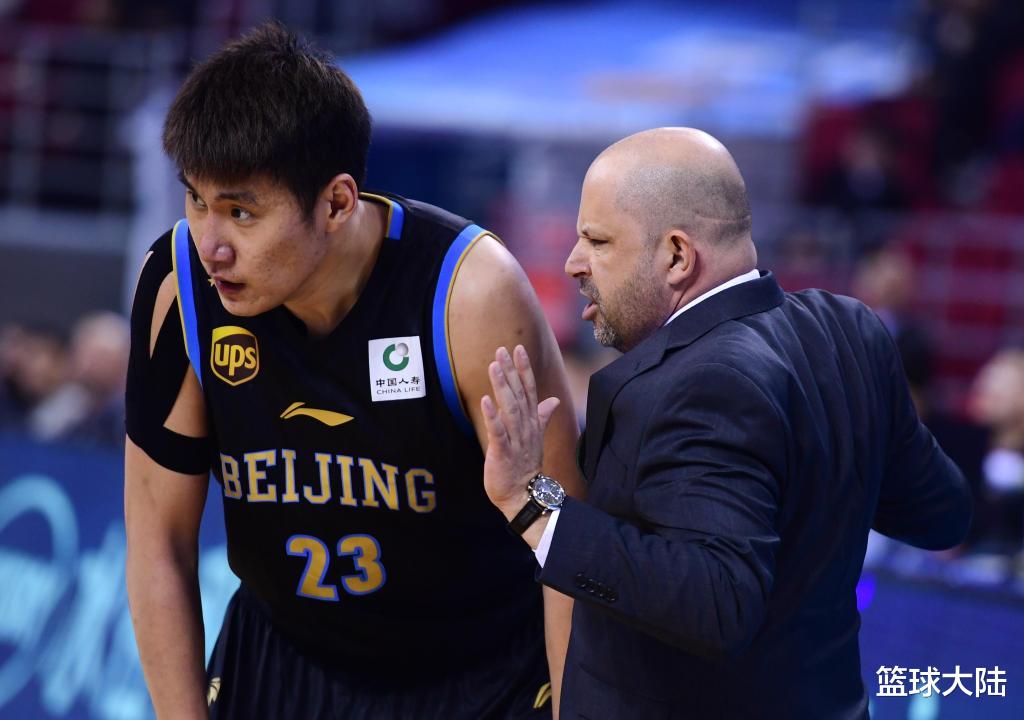 北京男篮|秦晓雯下狠手！CBA名将合同到期，离开北京首钢成定局