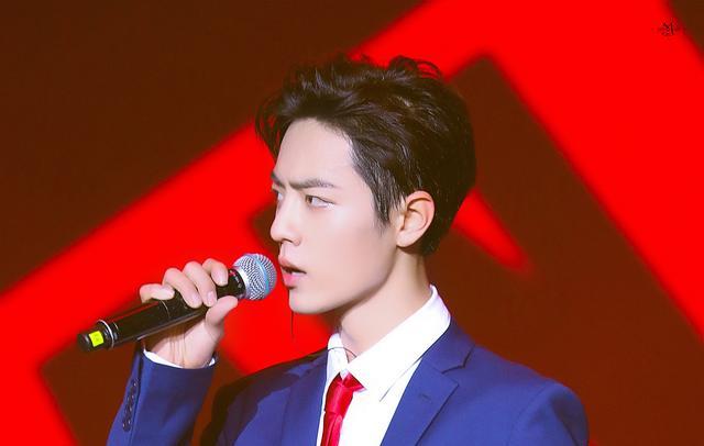 肖战|肖战吃火锅被媒体乱拍，还被打上“独家”标签，粉丝直言干饭自由