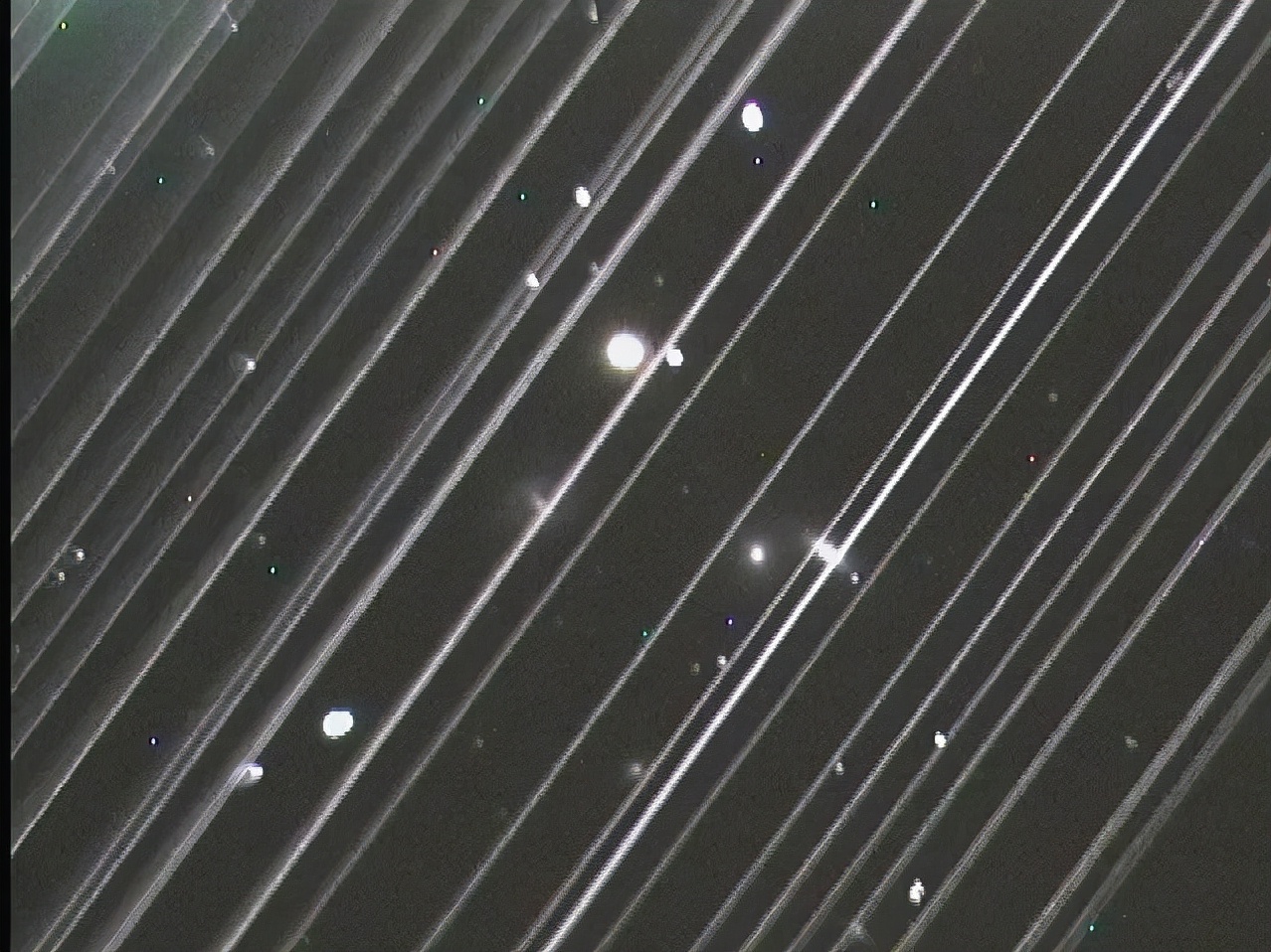 “星链”对星空的破坏有多严重?天文学家细数其罪