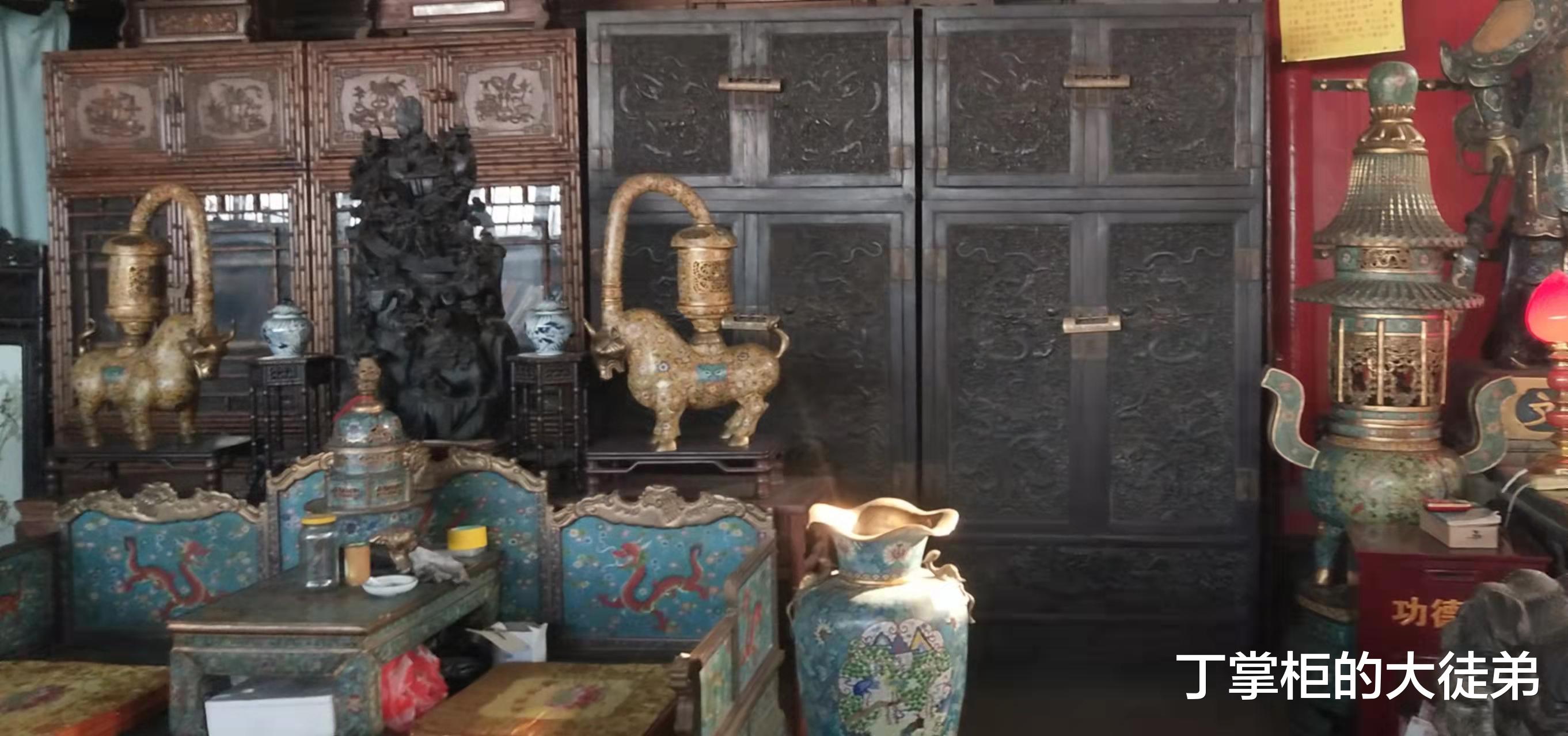 紫檀|一件稀有木柜拍出9000万元，创下中国家具新纪录