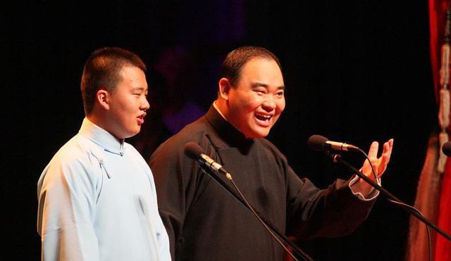 郭德纲对相声界老艺人以及他们的后辈还是很尊重的，有的还受重用
