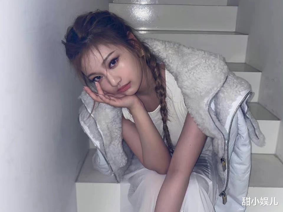 张元英|南韩女团C位张元英，100%中国血统却不敢承认，海内外全面塌房