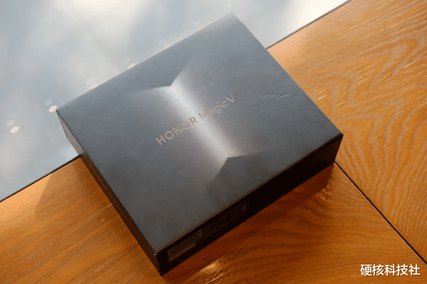 苹果|小米、OV硬刚苹果，拼性能已过时，国产靠什么打破iPhone神话？