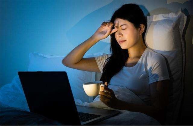 水果|11天不睡觉会怎样？真实发生过的睡眠剥夺实验，揭开睡眠的真相