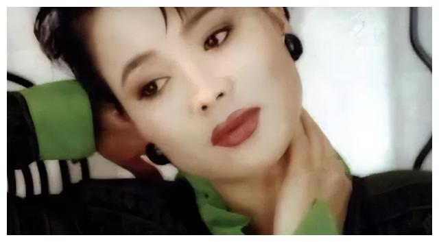 于小慧|于小慧:被2段感情伤得遍体鳞伤,不再相信爱情,如今52岁单身一人