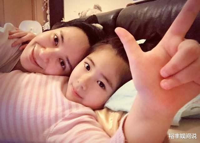 郭羡妮|港姐郭羡妮10岁女儿正式出道!导演盛赞其不怯场,颜值不输妈妈