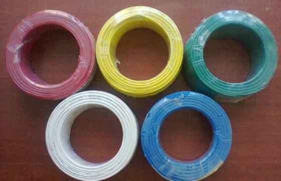 装新房选择半包,买的电线被师傅看了直摇头,买这种假货心太大了