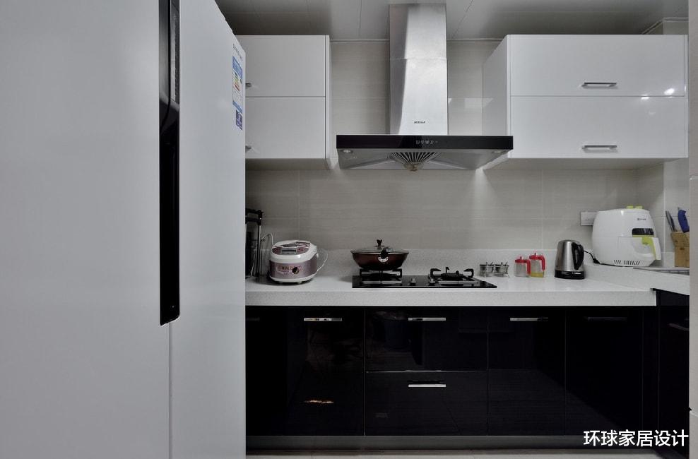 为什么用过顶吸式油烟机的人，都换回了侧吸式？原因主要有3点！