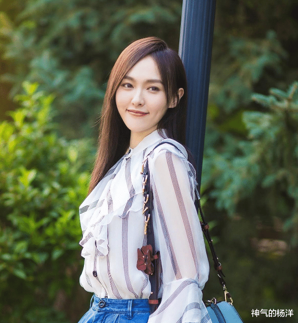 唐嫣|唐嫣近况曝光，活动与私下对比明显？网友：把丑当美