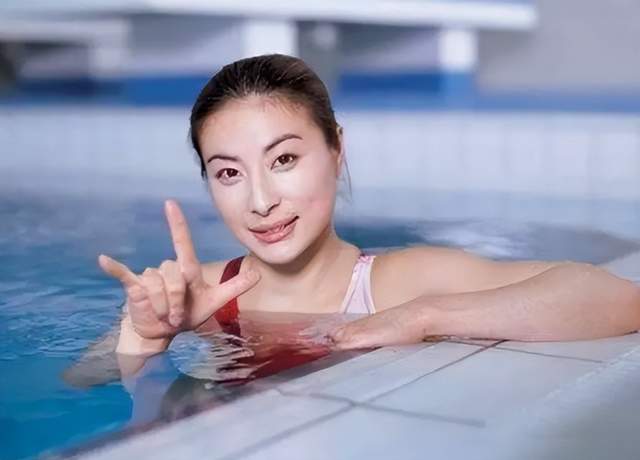 大S|郭晶晶嫁“假豪门”？霍家资产百亿，郭晶晶却接代言自己养孩子！