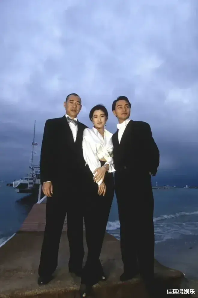 巩俐|巩俐93年的白衬衫，惊艳了时光～ 那些年，我们一起穿过的白衬衫～