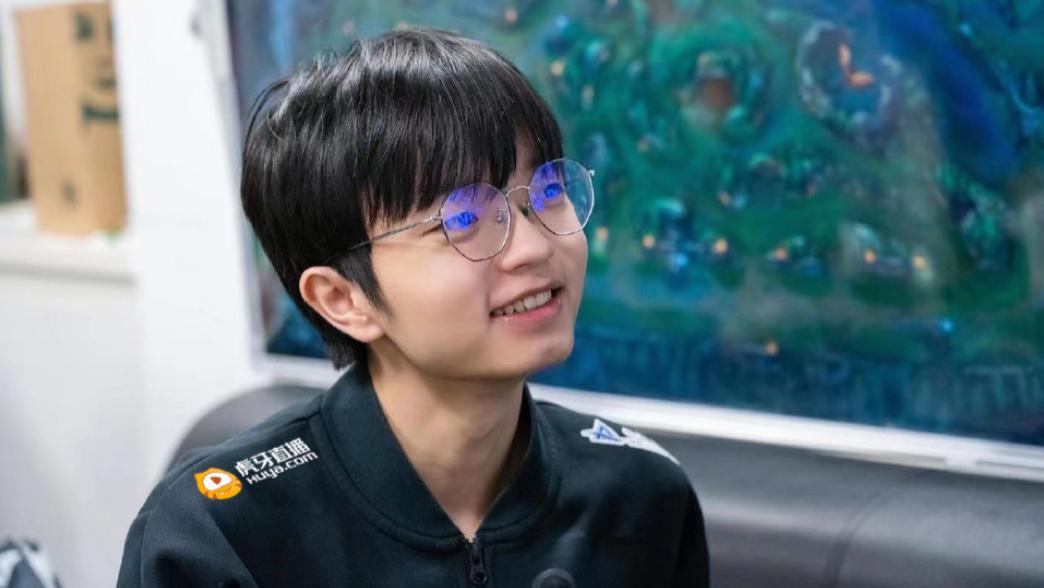 胡显昭|前LPL冠军AD公开求职！想争取一个回到赛场的机会！Doinb：去FPX