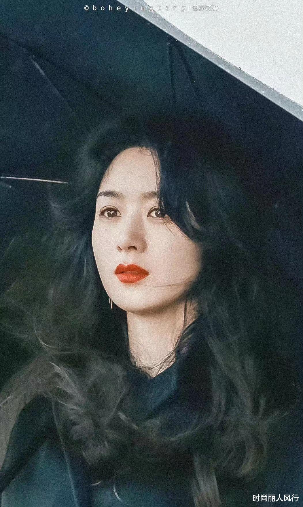 赵丽颖|赵丽颖新剧终于杀青！首张剧照曝光造型封神，穿黑色大衣美的冷艳