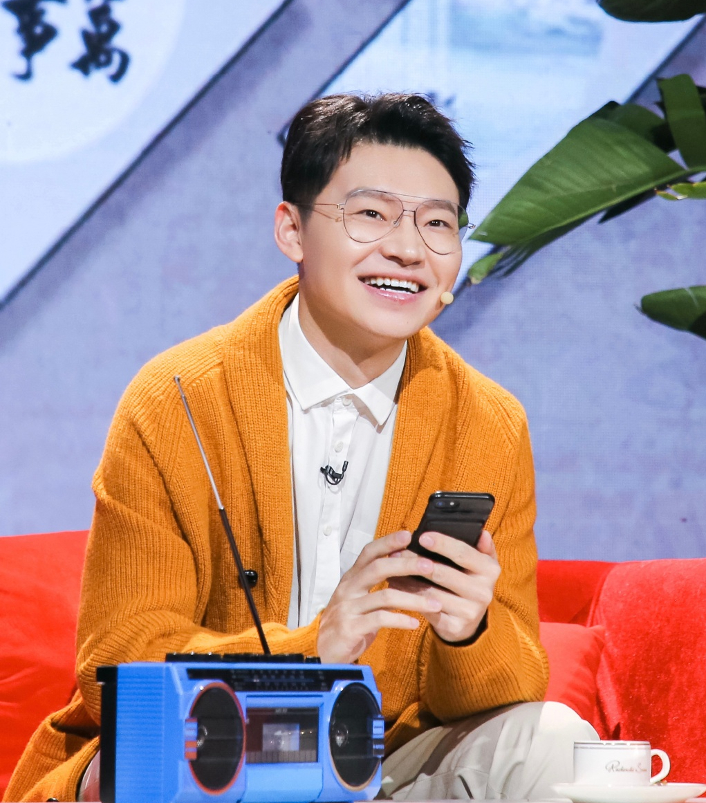 吴彼|吴彼:出道多年还是小角色,当导演小有成就,老婆就是“福星”