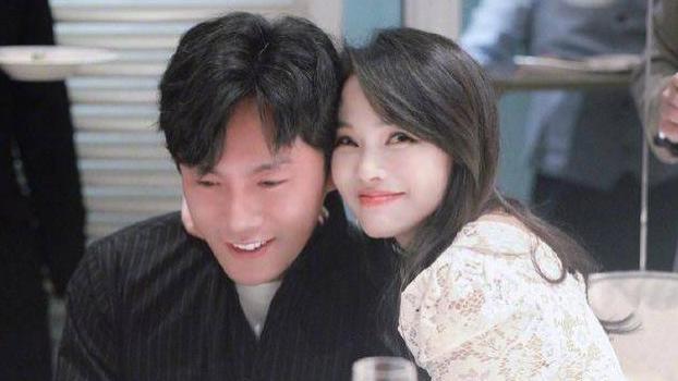 伊能静|伊能静回应婚变传闻，评论区怒怼网友，秦昊专注事业选择无视！