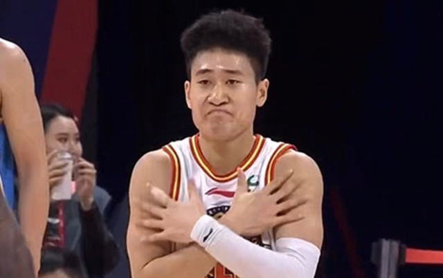 吉林男篮|太开心了！吉林淘汰首钢挺进8强！王晗紧握双拳：笑着笑着就快哭了