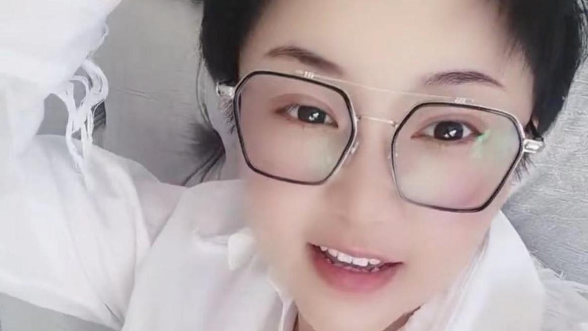 杨树林|赵本山徒弟胖丫疑离婚！独带娃回娘家过年，出狱后和杨树林少同框