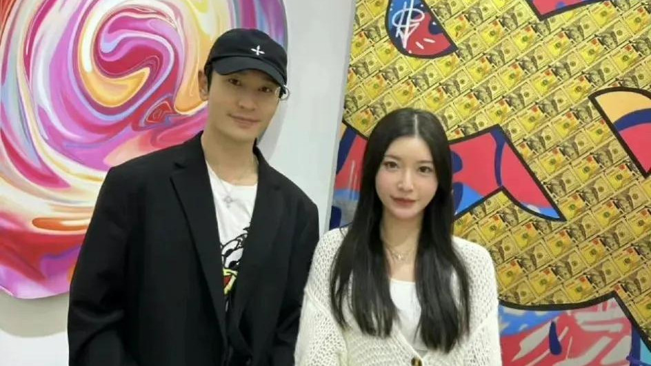 黄晓明|青岛西镇45岁的离异男黄晓明又拉了个对象，不能吃一堑长一智吗？