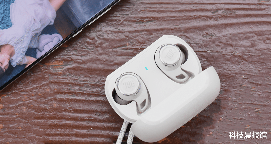 無線耳機|誰說無線耳機不能談音質？JBL Reflect flow pro打破常規